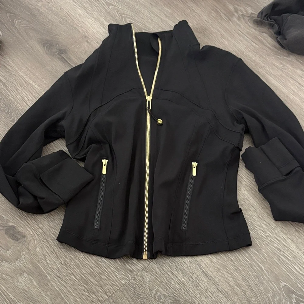 Lululemon Black Women's define Jacket with Gold Accents - Picture 1 of 2